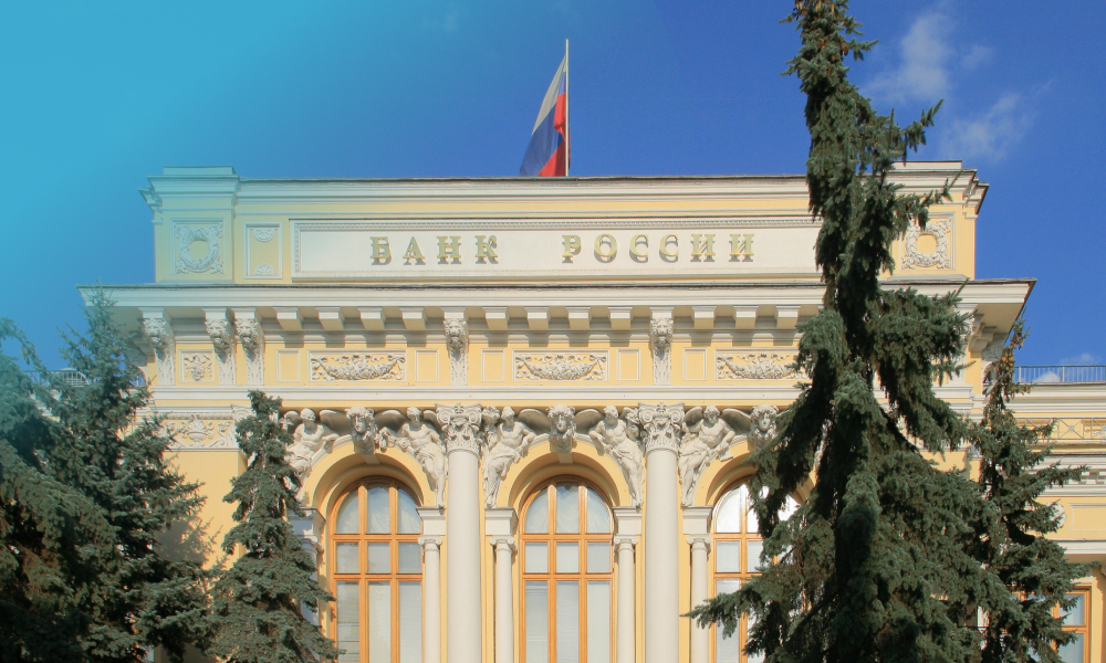 Внутренние банковские переводы будут проводить только через российские сервисы